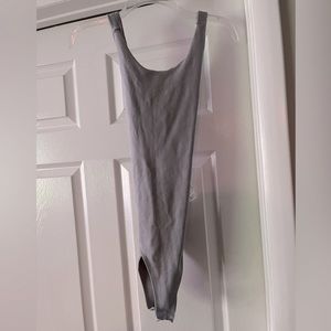 Ladies bodysuit fits a small